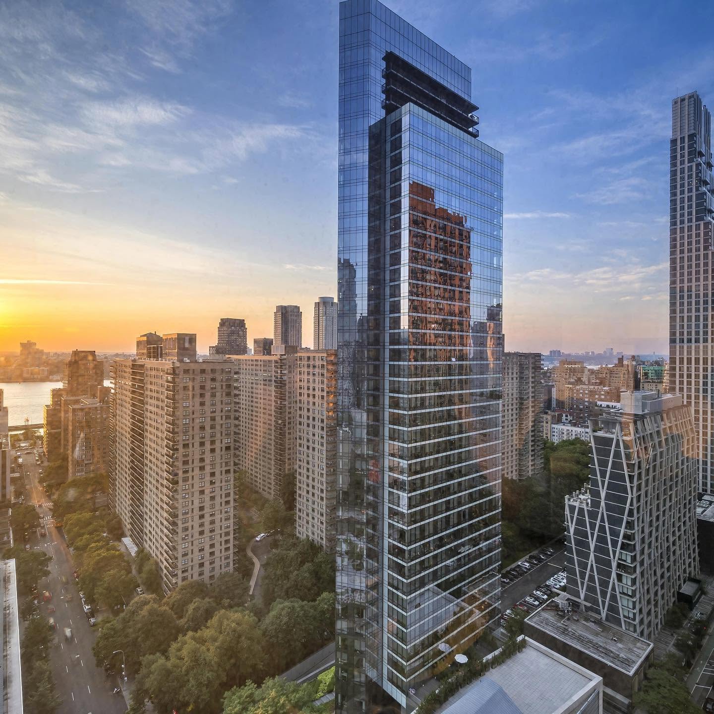 Luxury High-Rise Estate Cleanout – Hell's Kitchen, NYC